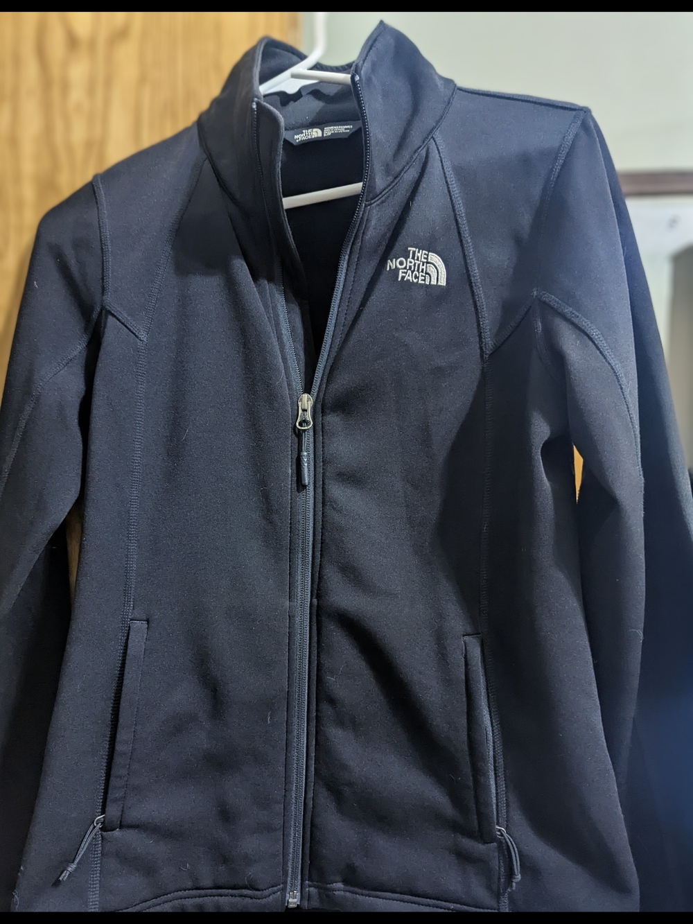 The North Face Women's Black Full-Zip Softshell Jacket